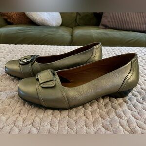 HOTTER Comfort Concept Metallic Leather SHOES women size 7.5 Front Buckle detail